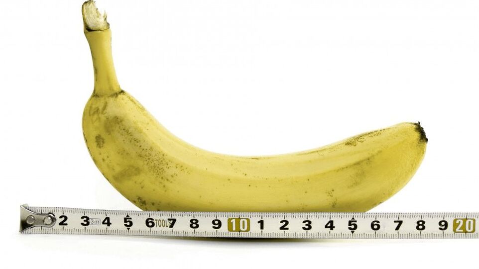Measuring the penis after gel augmentation using the example of a banana